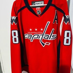 Red Washington capitals jersey